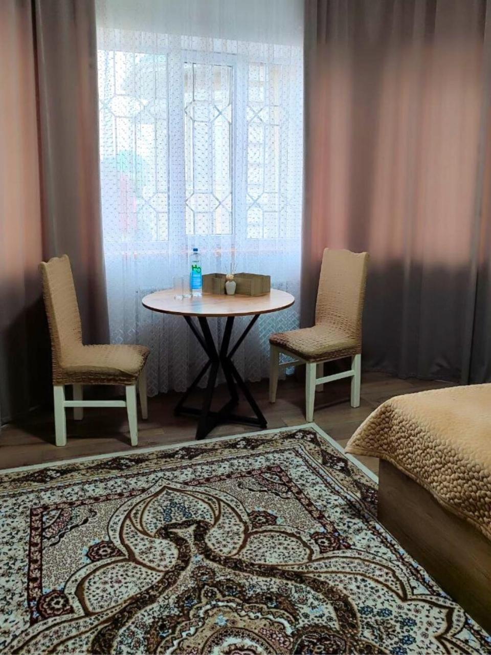 Amanat Guest House Bișkek Exterior foto